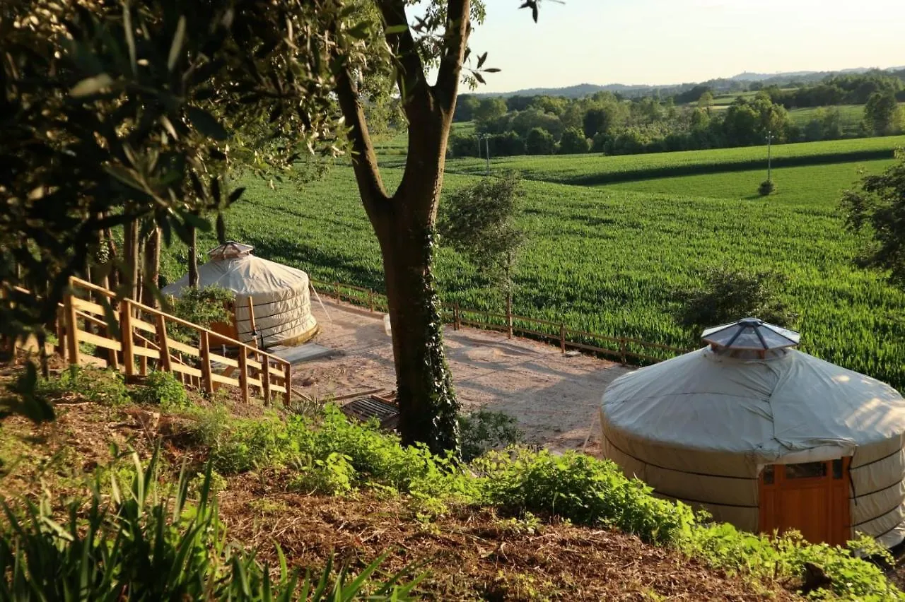 Atman Glamping Yurta Hotel Monzambano