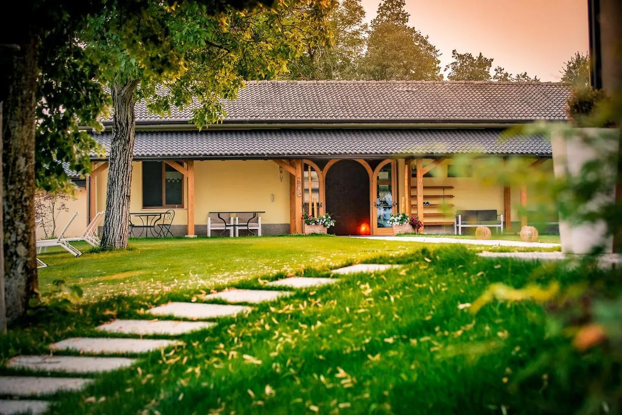Atman Glamping Yurta Hotel Monzambano Luxury tent